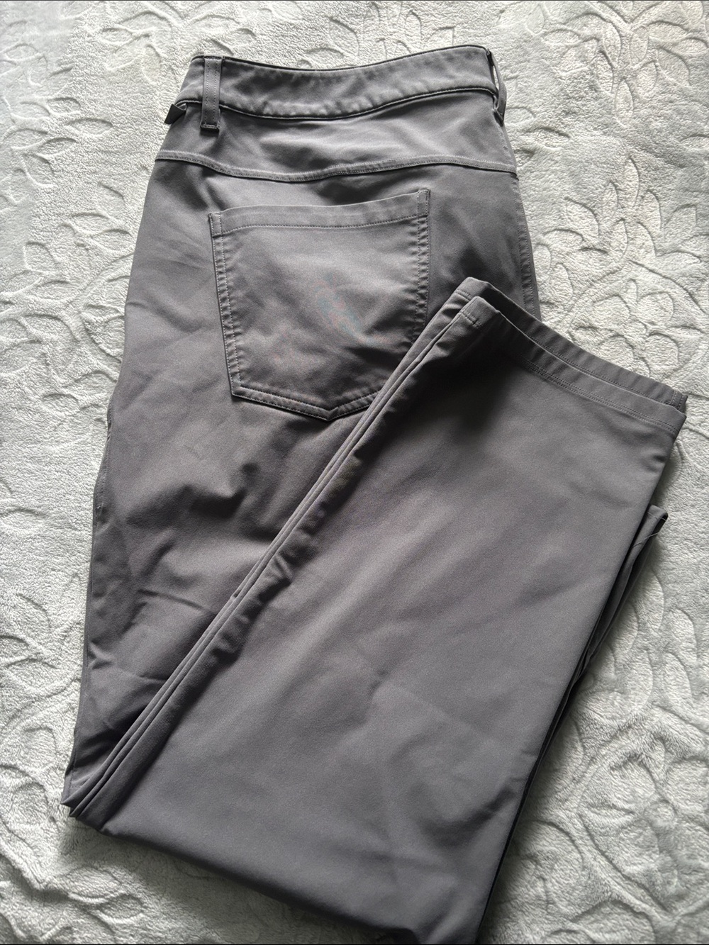 lululemon athletica Men's Light Grey Straight-Leg Chinos 40 x 28
